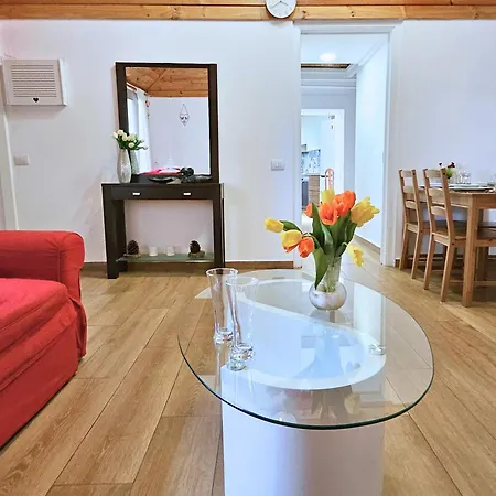 Apartament Damas *